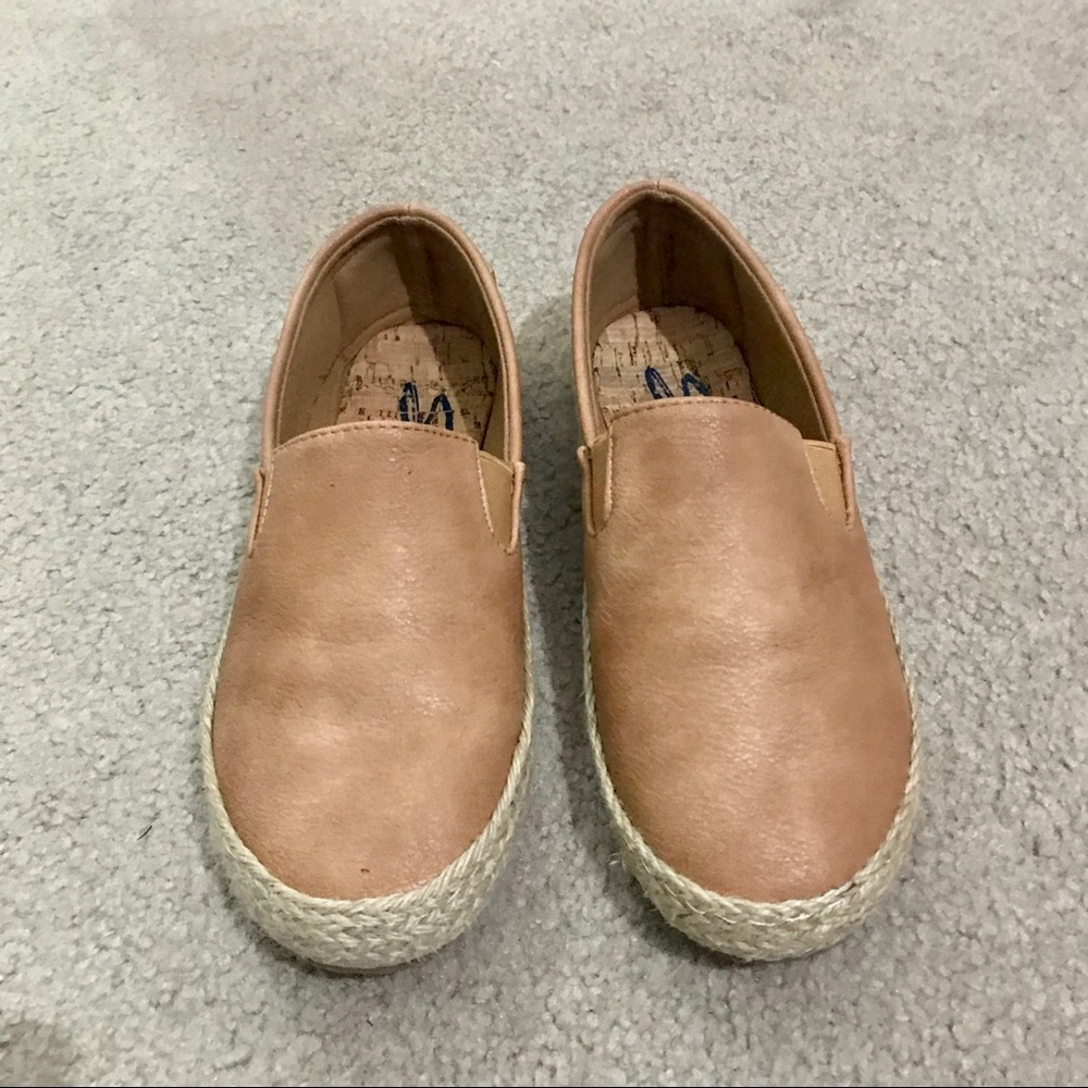 Women’s espadrilles flat shoes.